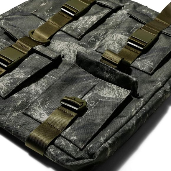 Nike Pocket Tote - Printed Camo Bag - Picture 6 of 12